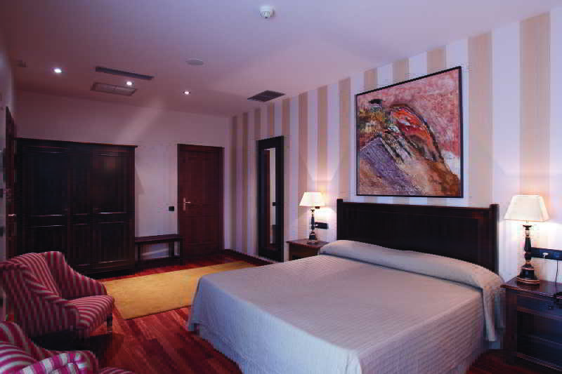 Hotel Vinicola Real-200 Monges Albelda De Iregua المظهر الخارجي الصورة