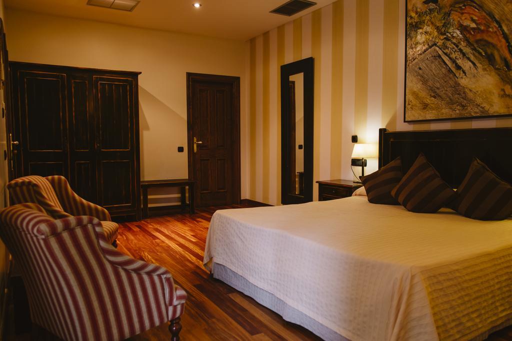 Hotel Vinicola Real-200 Monges Albelda De Iregua المظهر الخارجي الصورة