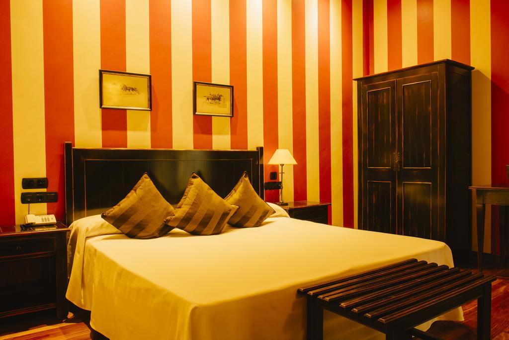 Hotel Vinicola Real-200 Monges Albelda De Iregua المظهر الخارجي الصورة